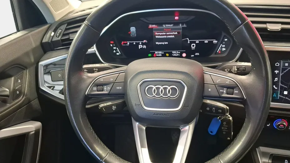 AUDI Q3 -