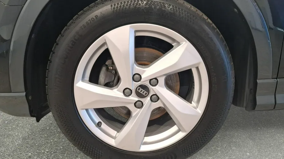AUDI Q3 -
