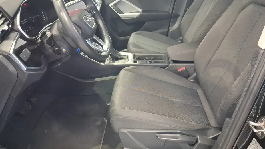 AUDI Q3 -