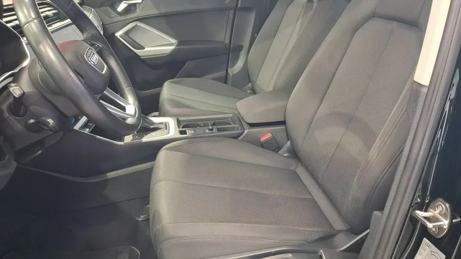 AUDI Q3 -