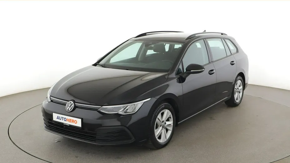 VOLKSWAGEN Golf -