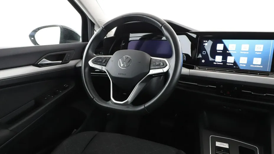 VOLKSWAGEN Golf -