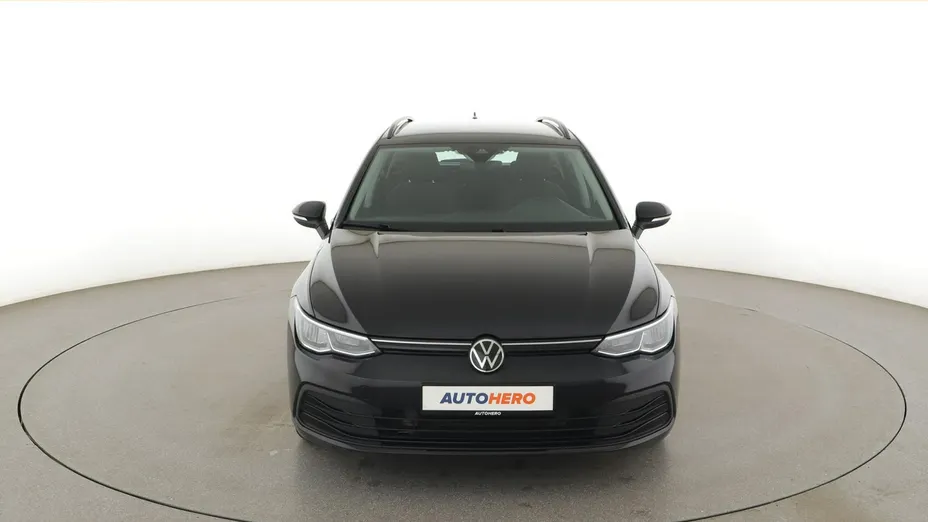VOLKSWAGEN Golf -