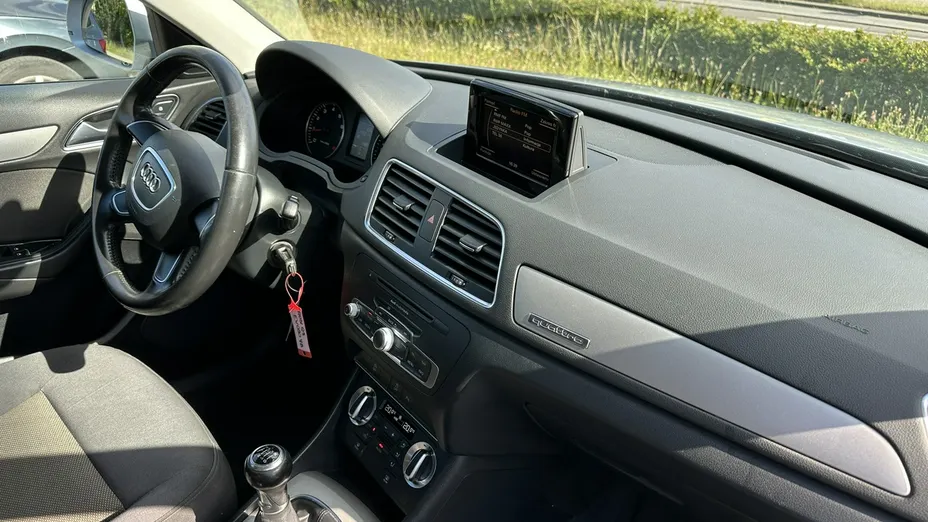 AUDI Q3 -