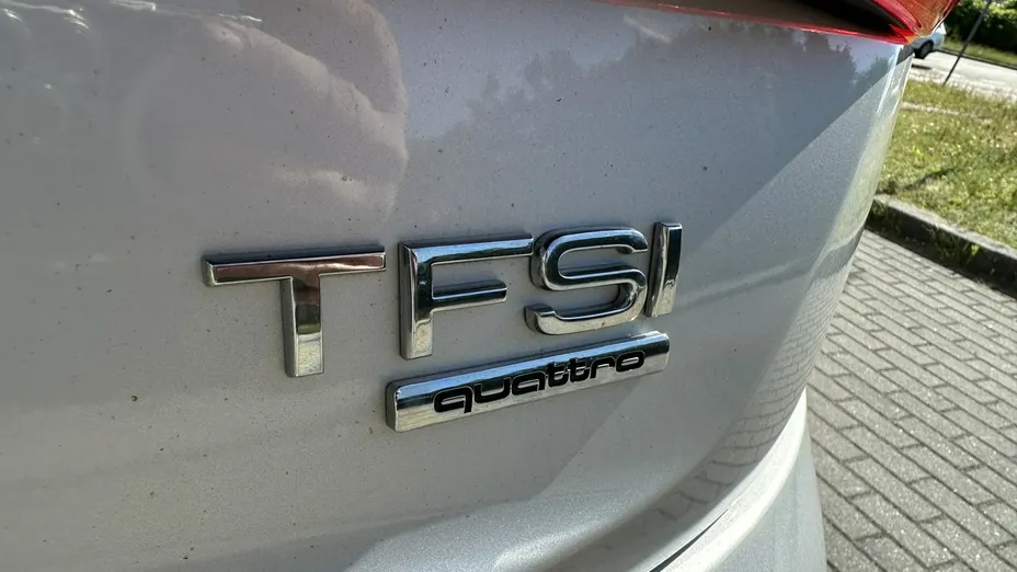 AUDI Q3 -