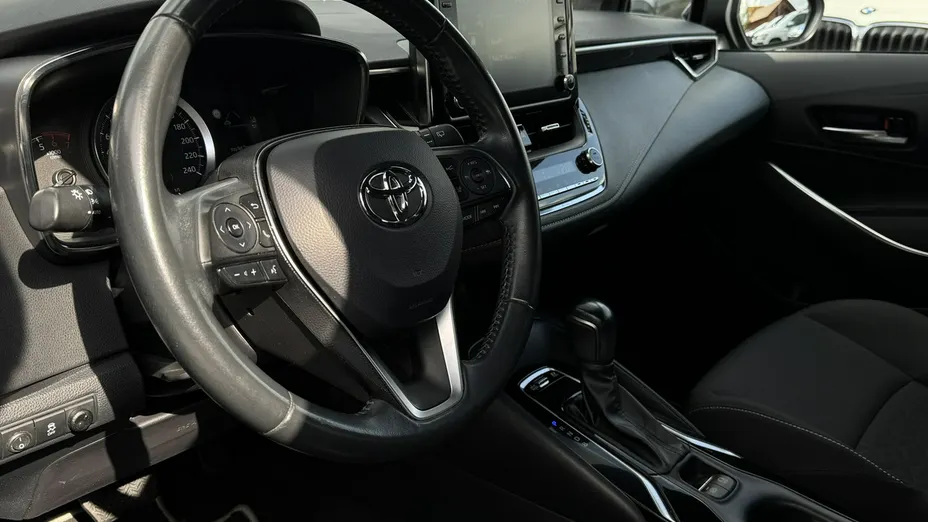 TOYOTA Corolla -