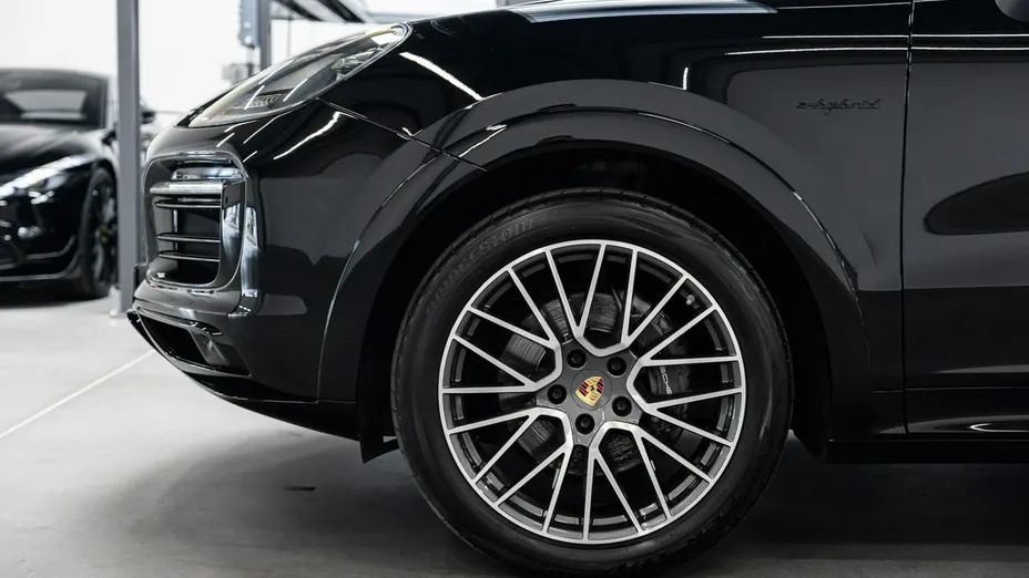 PORSCHE Cayenne -