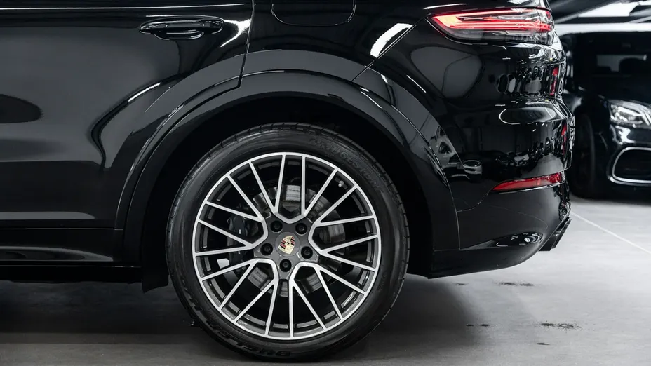 PORSCHE Cayenne -