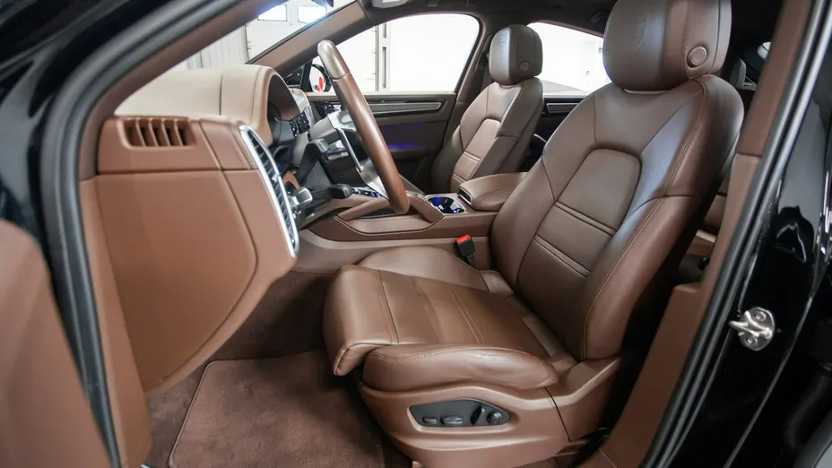 PORSCHE Cayenne -