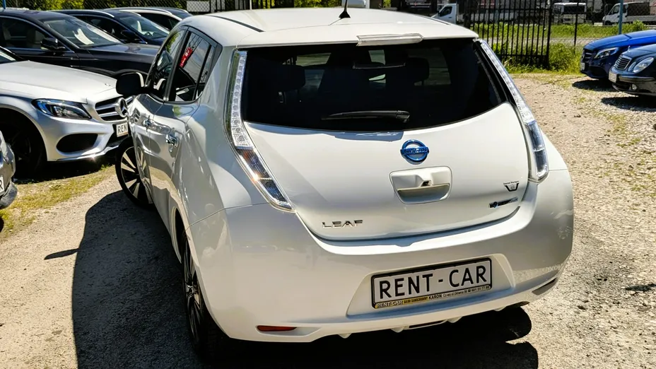 NISSAN Leaf -