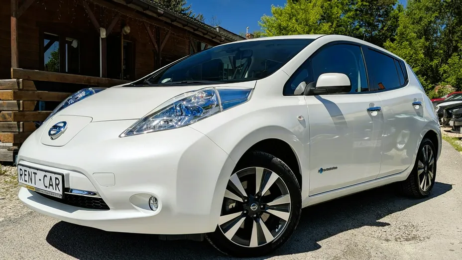 NISSAN Leaf -