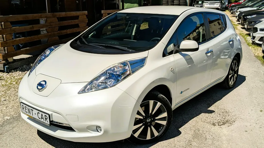 NISSAN Leaf -