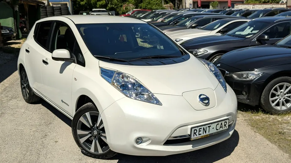 NISSAN Leaf -