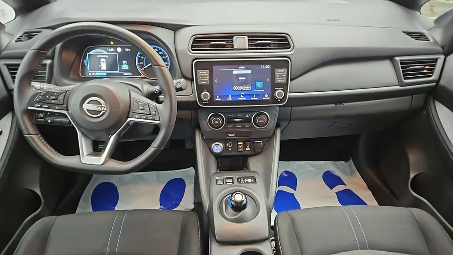NISSAN Leaf -