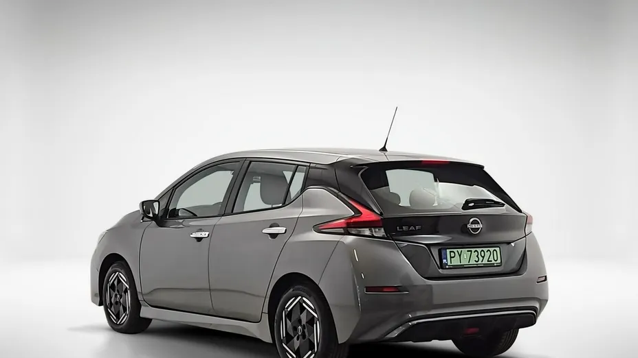 NISSAN Leaf -