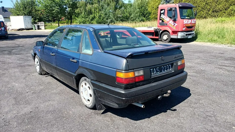 VOLKSWAGEN Passat -