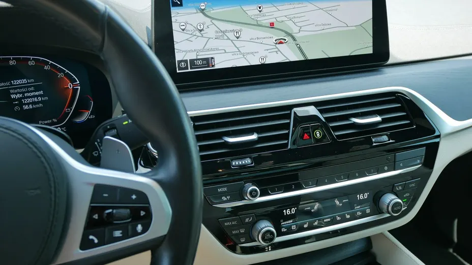 BMW 6GT -