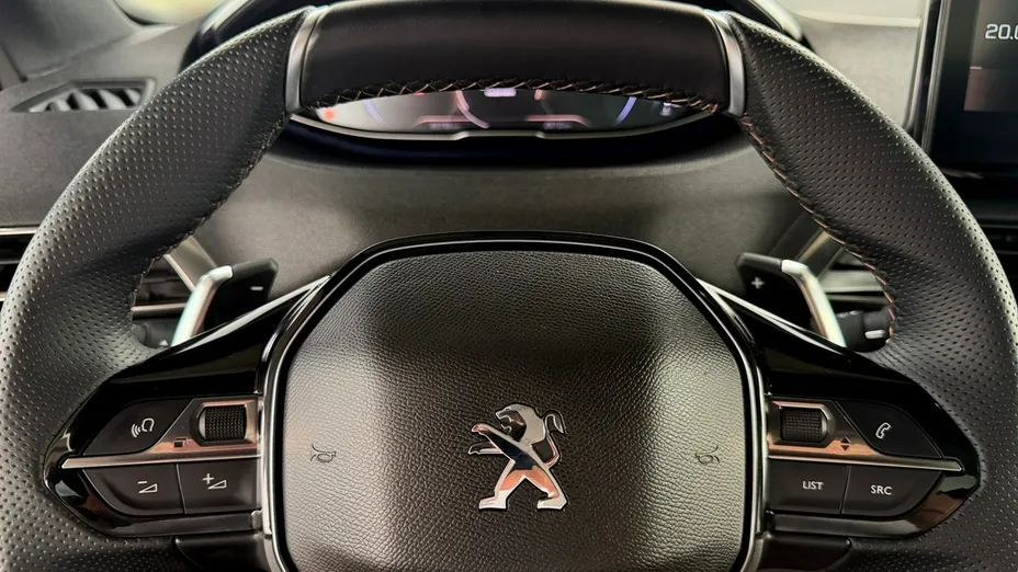PEUGEOT 5008 -