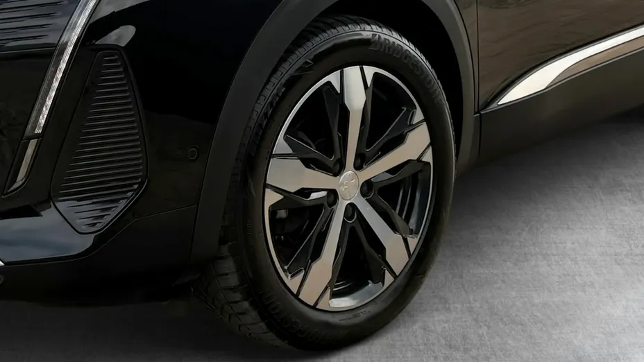 PEUGEOT 5008 -