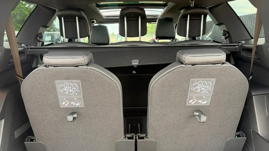 PEUGEOT 5008 -