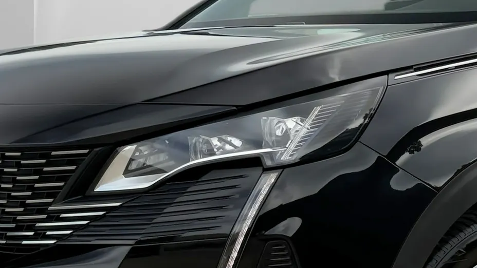 PEUGEOT 5008 -