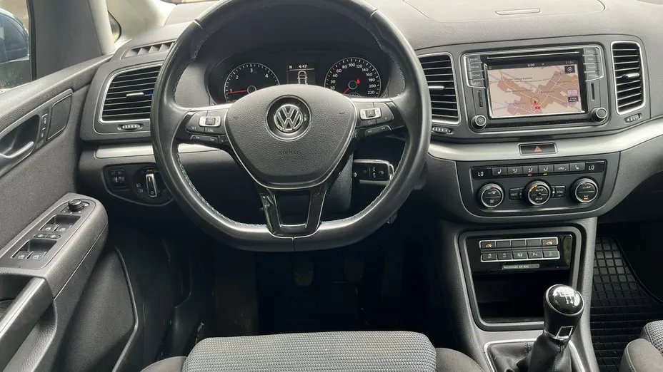 VOLKSWAGEN Sharan -