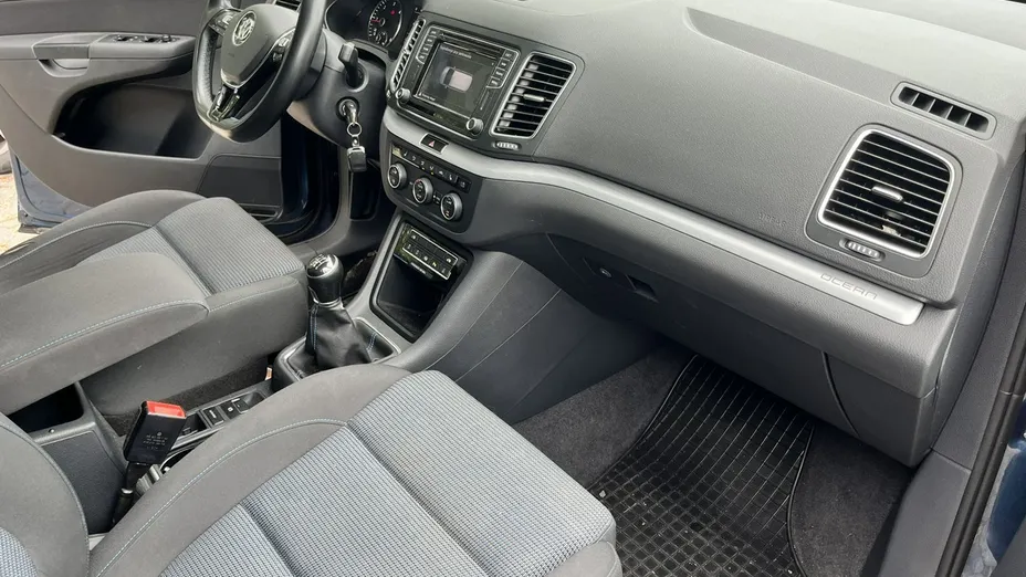 VOLKSWAGEN Sharan -