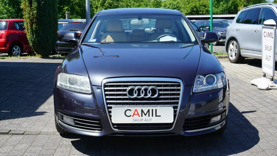 AUDI A6 -
