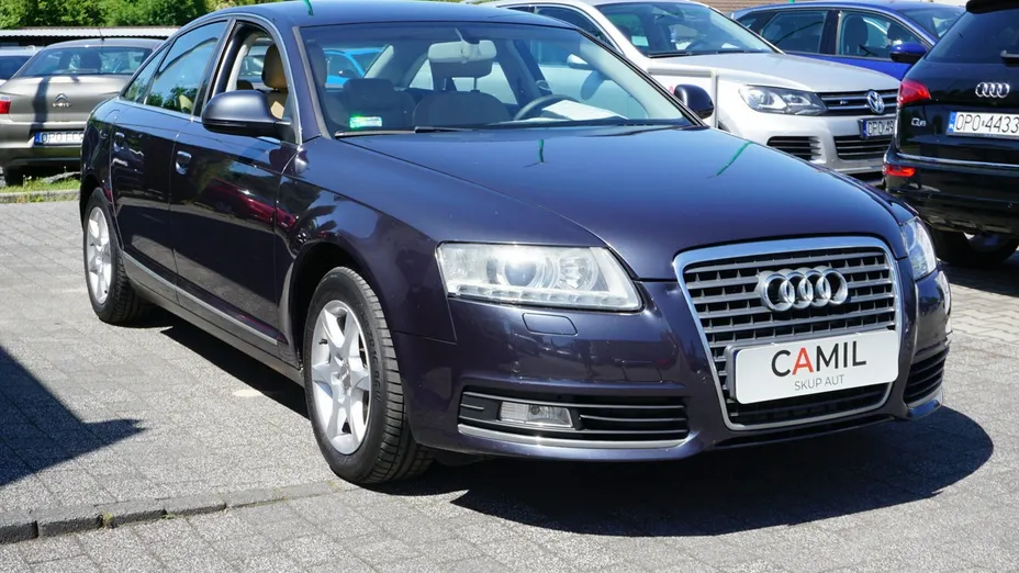 AUDI A6 -