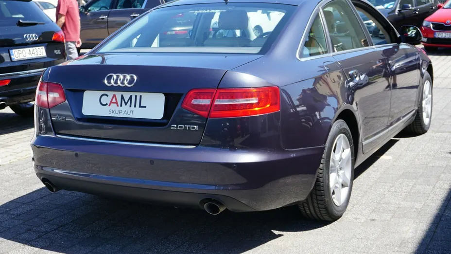 AUDI A6 -