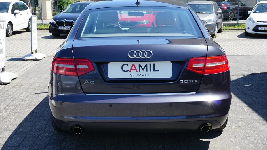 AUDI A6 -