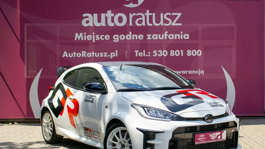 TOYOTA Yaris -