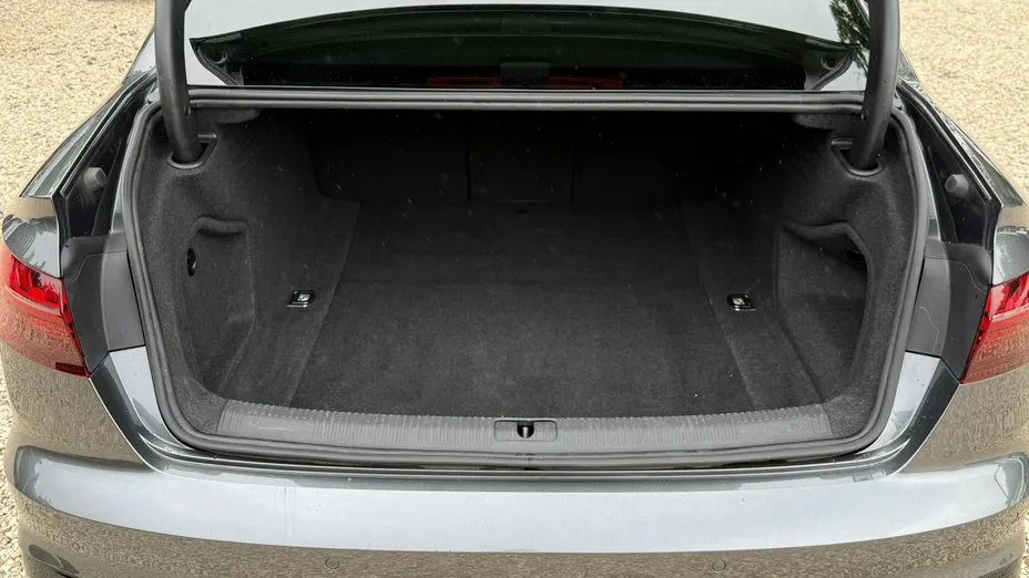 AUDI A4 -