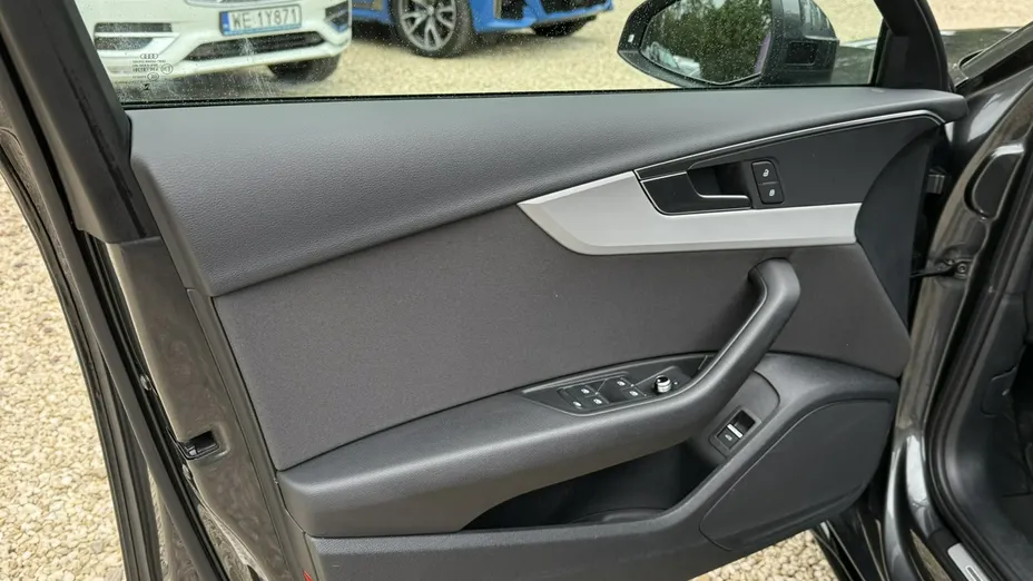 AUDI A4 -