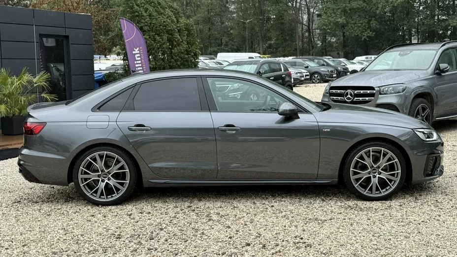 AUDI A4 -