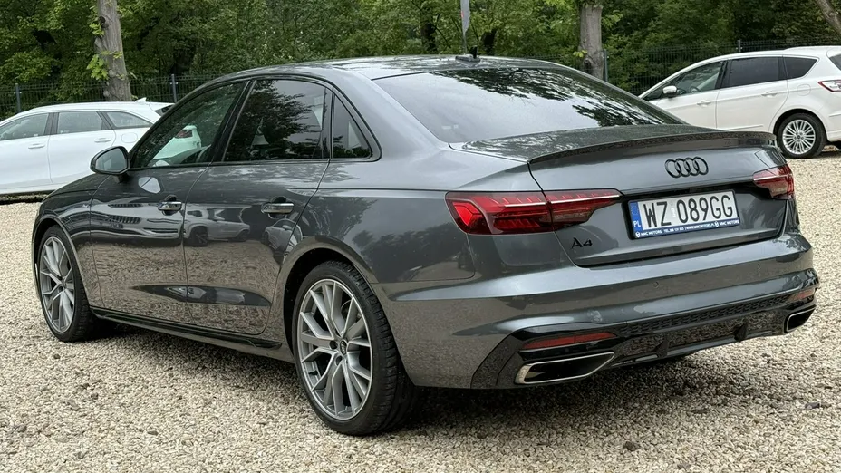 AUDI A4 -