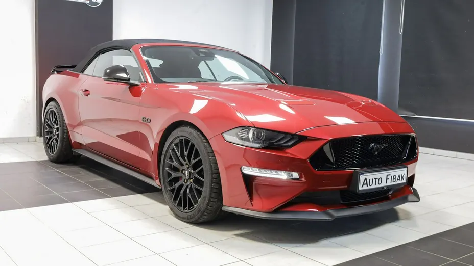 FORD Mustang -