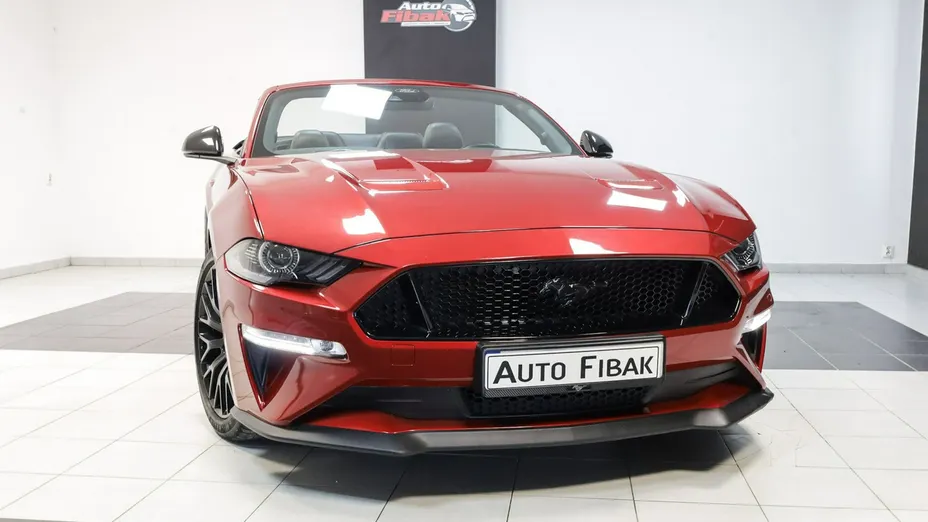 FORD Mustang -