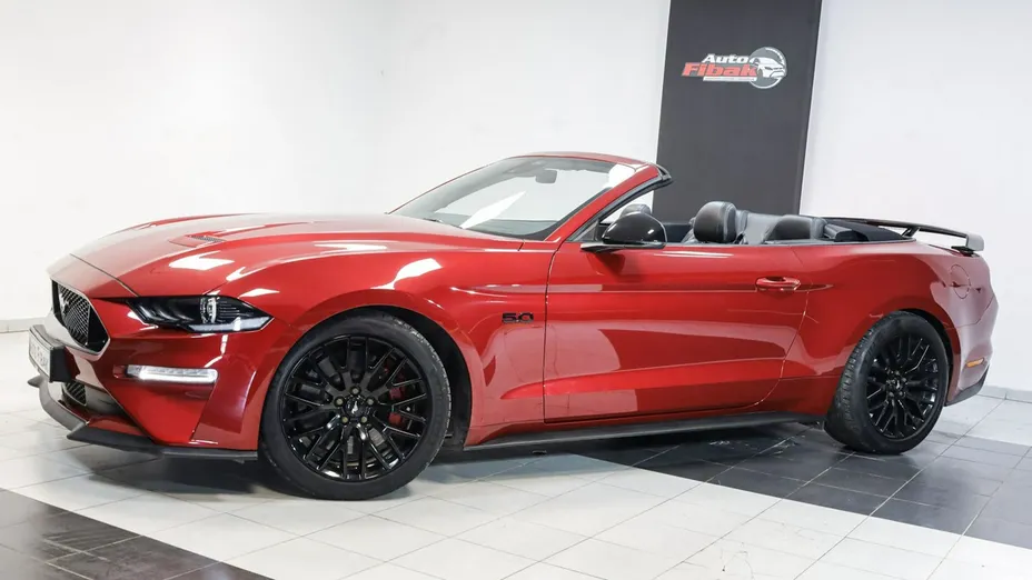 FORD Mustang -
