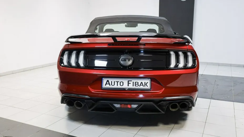 FORD Mustang -