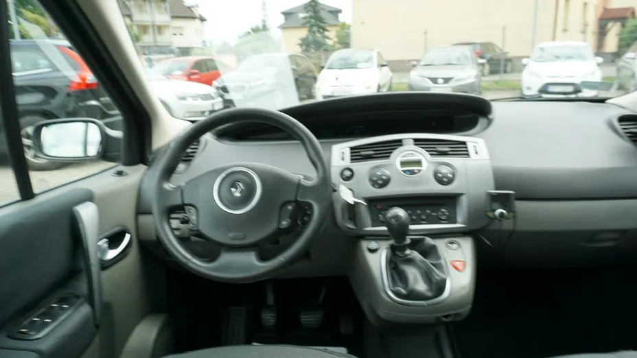 RENAULT Grand Scenic -