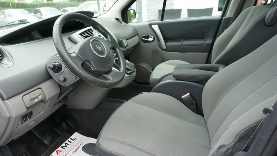 RENAULT Grand Scenic -