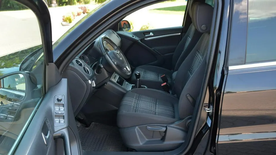 VOLKSWAGEN Tiguan -