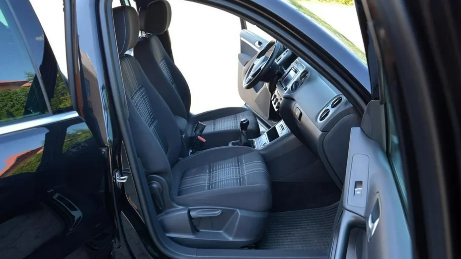 VOLKSWAGEN Tiguan -