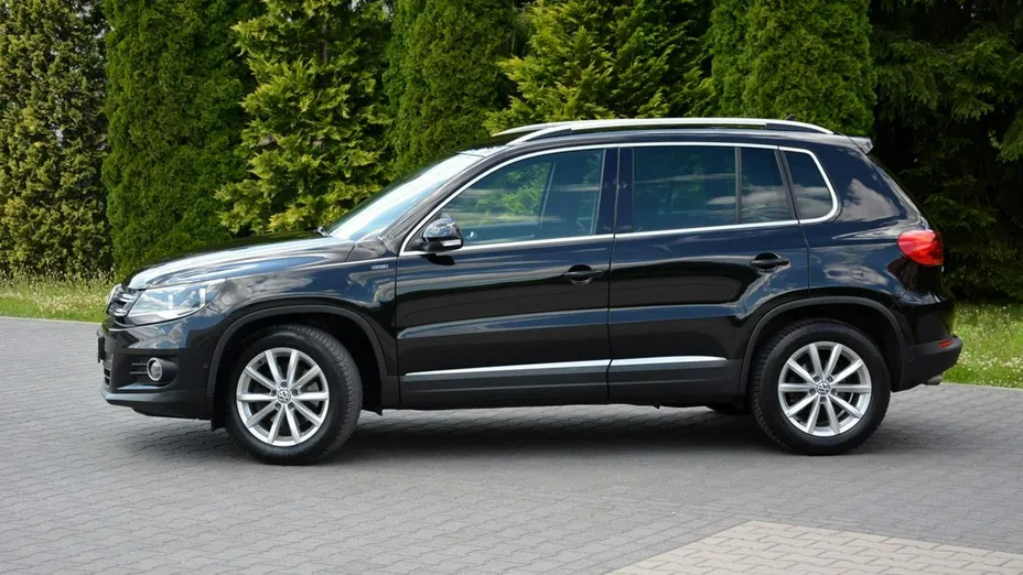 VOLKSWAGEN Tiguan -