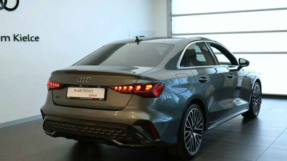 AUDI A3 Limousine -
