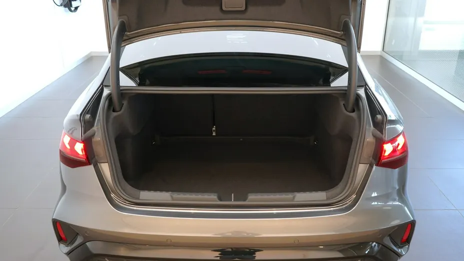 AUDI A3 Limousine -