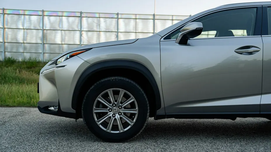 LEXUS NX -