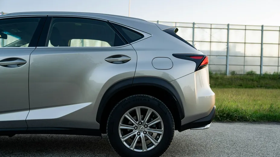 LEXUS NX -