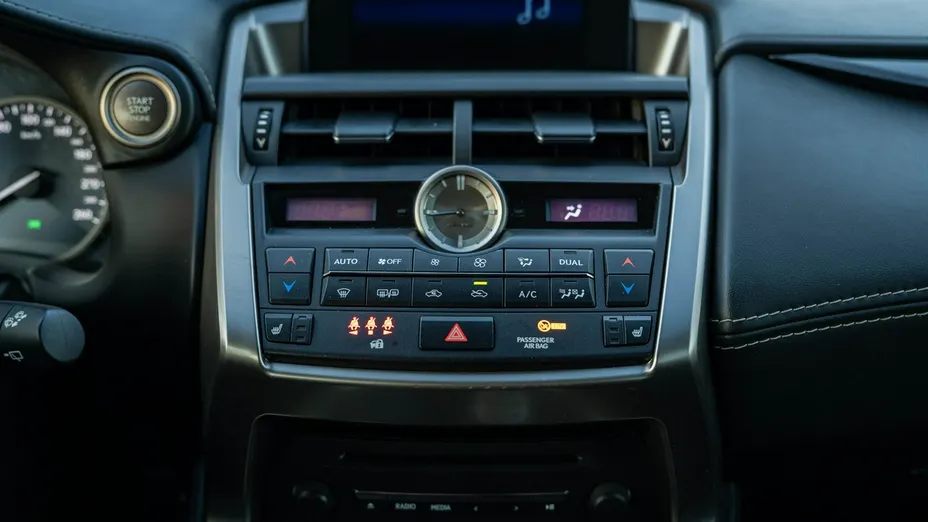 LEXUS NX -